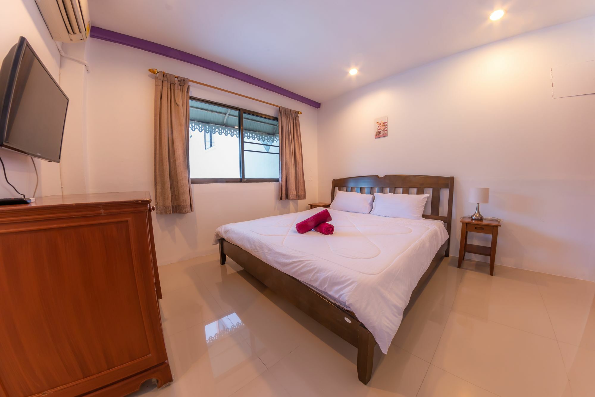 Enrico Hostel Patong Εξωτερικό φωτογραφία